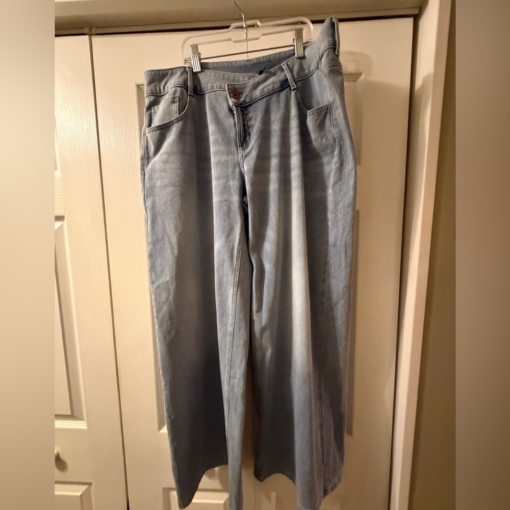 HALARA Light Blue Wide Leg Size L Jeans